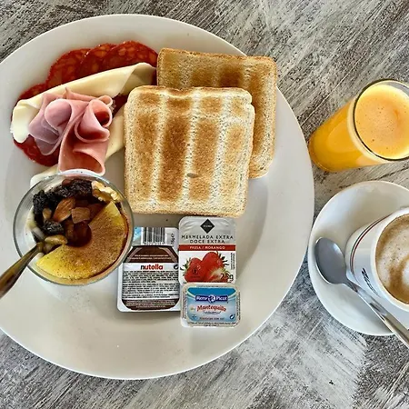 Camping Montana Roja El Medano (Tenerife)