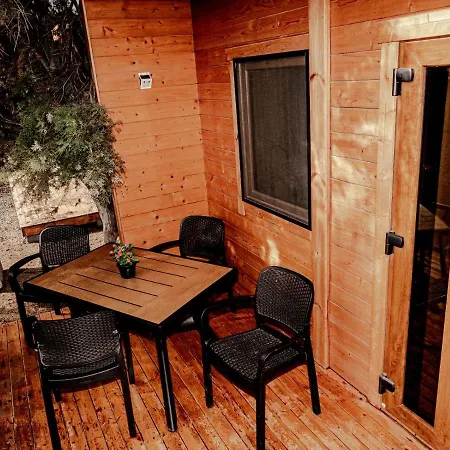 Hotel Camping Montaña Roja *