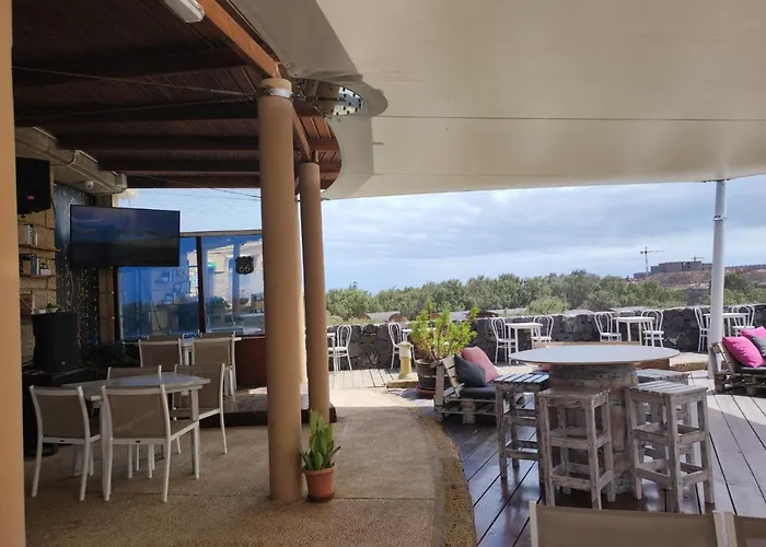 Camping Montana Roja * Ελ Μέντανο