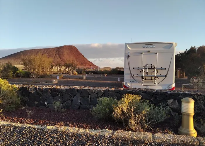 Camping Montana Roja * Ελ Μέντανο