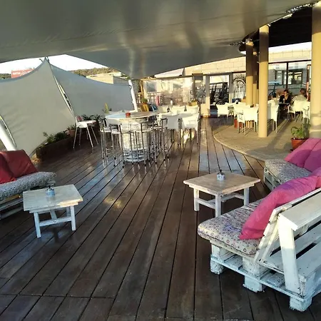 Camping Montana Roja Hotell