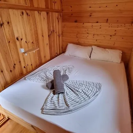 Camping Montana Roja Hotell *